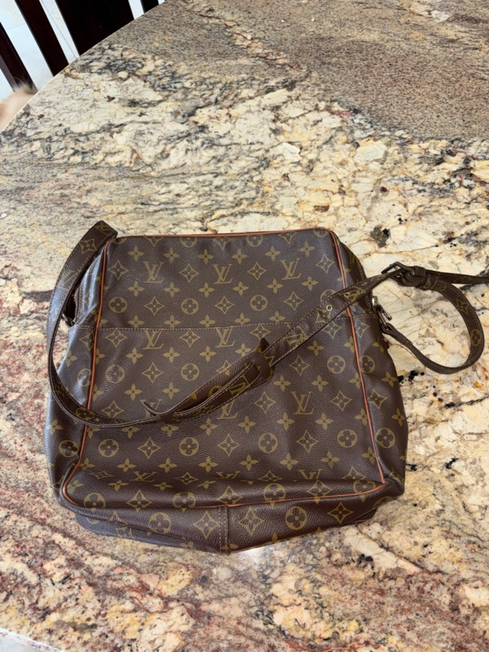 Louis Vuitton Brown Monogram Canvas Messenger Bag - Picture 2 of 11